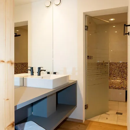 أوبيرفينكيلغوت 4*